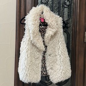 Betsy Johnson size medium shaggy vest